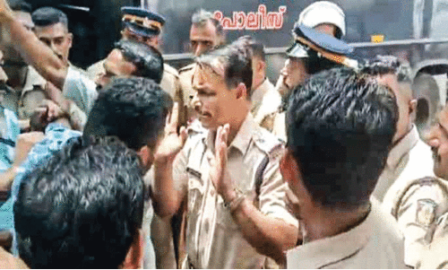 പരീക്ഷ വിവാദം: സർവകലാശാല പരീക്ഷഭവനിൽ സംഘർഷം