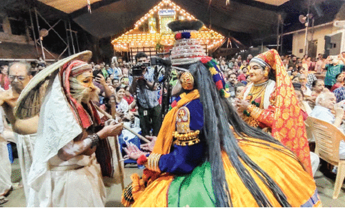 ആട്ടവിളക്കിന് മുന്നിൽ വിസ്മയക്കാഴ്ച തീർത്ത് ആചാര്യസംഗമം