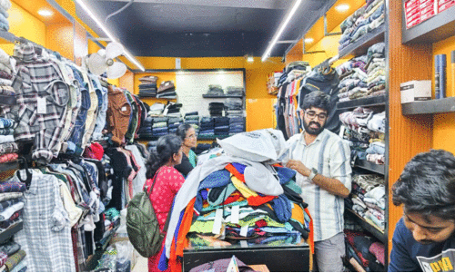 പെരുന്നാൾ തിരക്കിൽ വിപണി