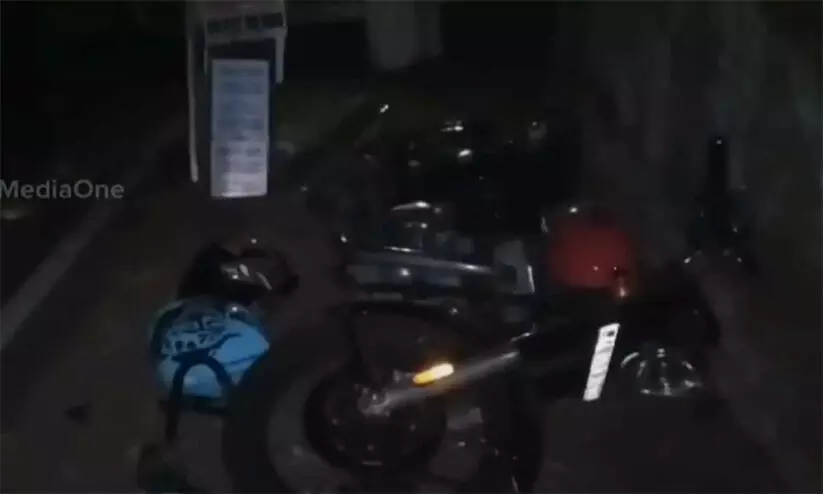 ബൈക്കപകടത്തിൽ രണ്ട് യുവാക്കൾ മരിച്ചു