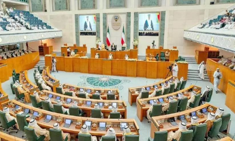 സ​ർ​ക്കാ​ർ രാ​ജി അ​മീ​ർ സ്വീ​ക​രി​ച്ചു; കാ​വ​ൽ മ​ന്ത്രി​സ​ഭ​യാ​യി തു​ട​രും