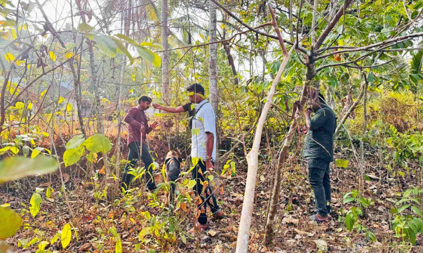 ആയുധങ്ങൾക്കായി രണ്ടാം ദിവസവും പൊലീസിന്‍റെ പരിശോധന
