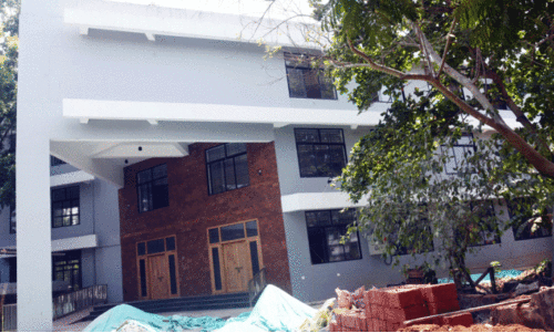 കു​ട്ടി​ക​ളു​ടെ ലൈ​ബ്ര​റി കെ​ട്ടി​ട​മാ​യി; ഇ​നി​ പ​ണം വേ​ണം