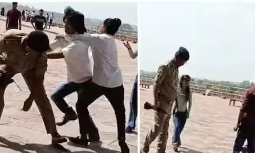 Footage of Taj Mahal captured on mobile; Clash between security officer and tourist