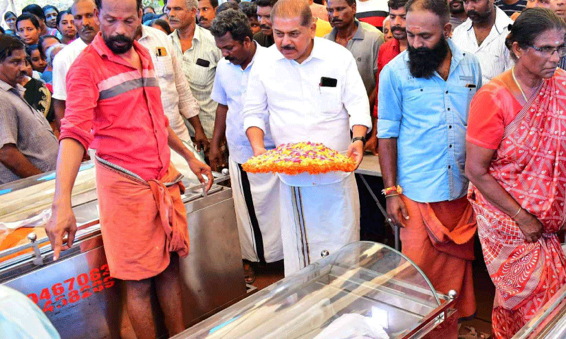 bike-lorry collision bike-lorry collision