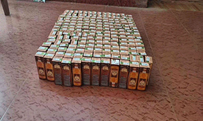 തെരഞ്ഞെടുപ്പ് പരിശോധനക്കിടെ മദ്യം പിടികൂടി