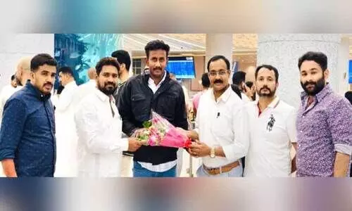 OICC leaders welcoming Youth congress state vice president anoop thaj at jeddah airport