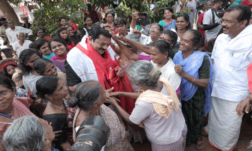 ചൂടിലും ചൂടായി പ്രചാരണം