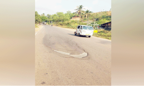 ചെങ്ങളായിൽ സംസ്ഥാന പാത തകർന്നു