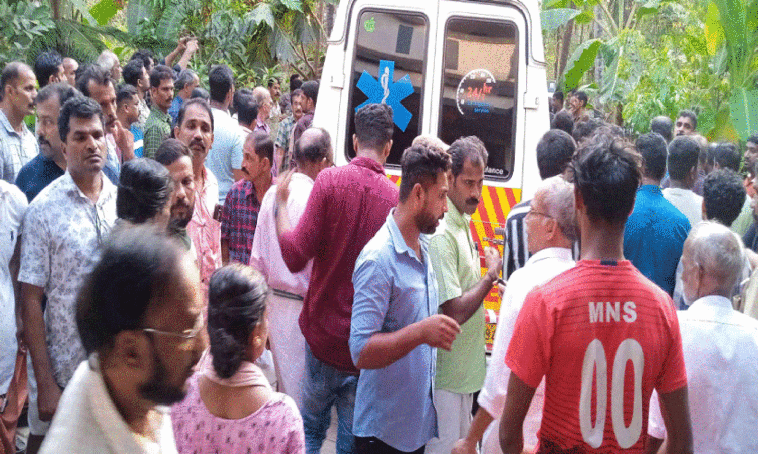 മൂന്നുപേരുടെ മരണം:വിറങ്ങലിച്ച് ചെമ്പ്രകാനം ഗ്രാമം