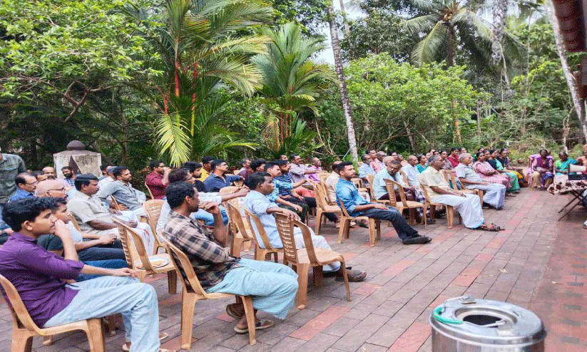 മാലിന്യ സംസ്കരണ കേന്ദ്രത്തിനെതിരെ പൗരസമിതി പ്രതിഷേധം