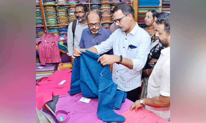 വിഷു, റമദാൻ ഖാദി മേള തുടങ്ങി