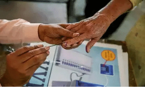 പോ​​ളി​​ങ് നൂ​​റു​​ശ​​ത​​മാ​​ന​​മാ​​ക്കാ​​ൻ കാ​​മ്പ​​യി​​ൻ; ട്രാ​​ൻ​​സ്ജ​​ൻ​​ഡ​​ർ വോ​​ട്ട് ഇ​​ര​​ട്ടി​​യാ​​യി