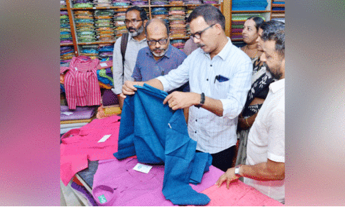 വിഷു, റമദാൻ ഖാദി മേള തുടങ്ങി വിഷു, റമദാൻ ഖാദി മേള തുടങ്ങി