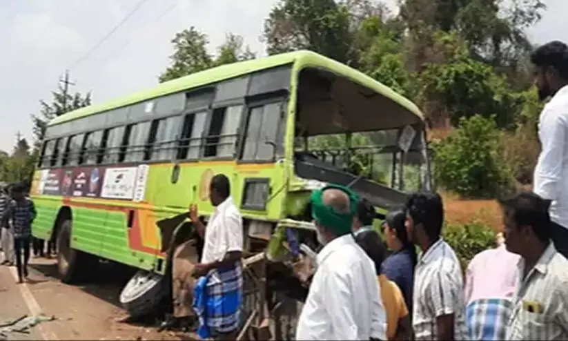 ചിന്നക്കട്ടിയിൽ ബസും വാനും കൂട്ടിയിടിച്ച് മൂന്ന് മരണം