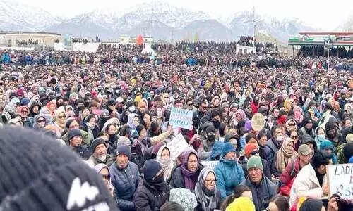 ജനാധിപത്യം   അവശേഷിപ്പിക്കുന്ന   പ്രതീക്ഷകൾ