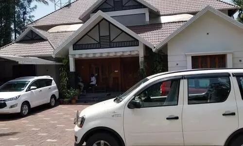 വ്യാപാരി സംഘം നേതാവിന്റെ വീട്ടിൽ ആദായ നികുതി വകുപ്പ് റെയ്ഡ്