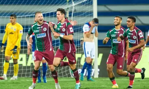 ബംഗളൂരു എഫ്​.സിയെ ഗോളിൽ മുക്കി ബഗാൻ; ഐ.എസ്.എൽ ഷീൽഡിന് ഇഞ്ചോടിഞ്ച് പോര്