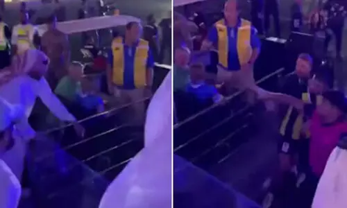 അൽ ഹിലാലിനോട് നാണംകെട്ട തോൽവി; അൽ ഇത്തിഹാദ് താരത്തെ ചാട്ടവാർ കൊണ്ടടിച്ച് ആരാധകൻ -വിഡിയോ