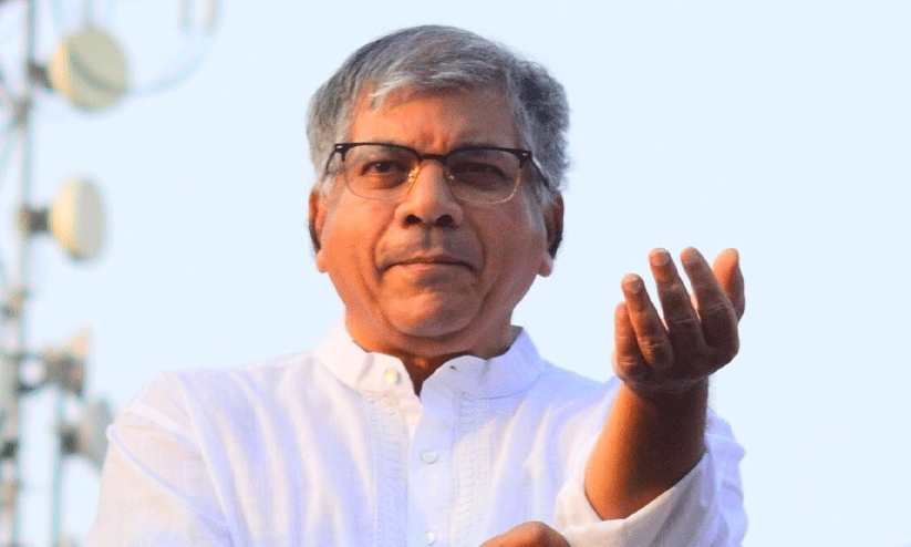 പ്ര​കാ​ശ്  അം​ബേ​ദ്ക​ർ