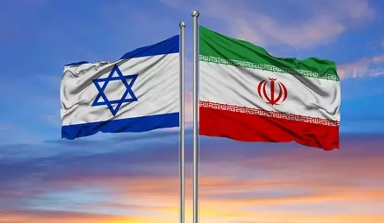 ഇസ്രായേലിനെ ഇറാൻ ആക്രമിക്കുമെന്ന ആശങ്ക: ഇരുരാജ്യങ്ങളിലെയും ഇന്ത്യൻ പൗരന്മാർ എംബസിയിൽ രജിസ്റ്റർ ചെയ്യണം