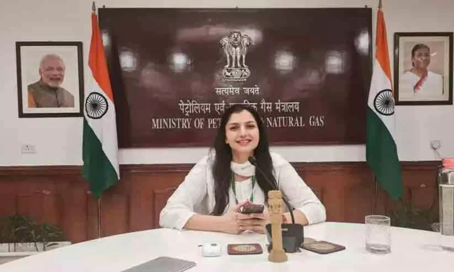 മൊബൈൽ ഫോൺ ഉപയോഗം നിർത്തി; സാമൂഹിക മാധ്യമ അക്കൗണ്ടുകൾ ഒഴിവാക്കി -ഐ.എ.എസുകാരിയാകാൻ സന്യാസിയെ പോലെ ജീവിച്ച പാരി ബിഷ്നോയ്