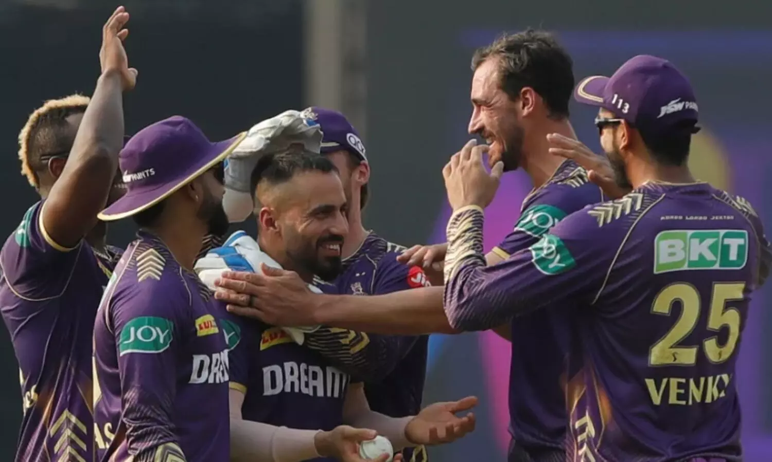 ലഖ്നോ ബാറ്റർമാരെ പിടിച്ചുകെട്ടി കൊൽക്കത്ത; 162 റൺസ് വിജയലക്ഷ്യം