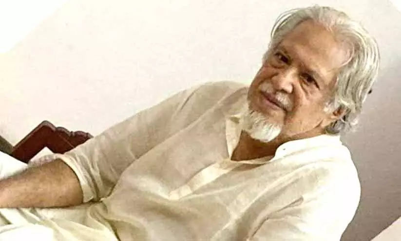 വെള്ളത്തിൽ കവിതയെഴുതുന്ന മുഹമ്മദ് ഷെരീഫ് വെള്ളത്തിൽ കവിതയെഴുതുന്ന മുഹമ്മദ് ഷെരീഫ്