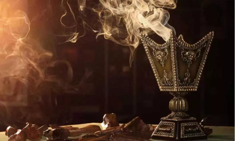 സൗദിയിലെ വീടുകളിൽ സുഗന്ധദ്രവ്യങ്ങൾ പുകക്കുന്നതിനെതിരെ മുന്നറിയിപ്പ് സൗദിയിലെ വീടുകളിൽ സുഗന്ധദ്രവ്യങ്ങൾ പുകക്കുന്നതിനെതിരെ മുന്നറിയിപ്പ്