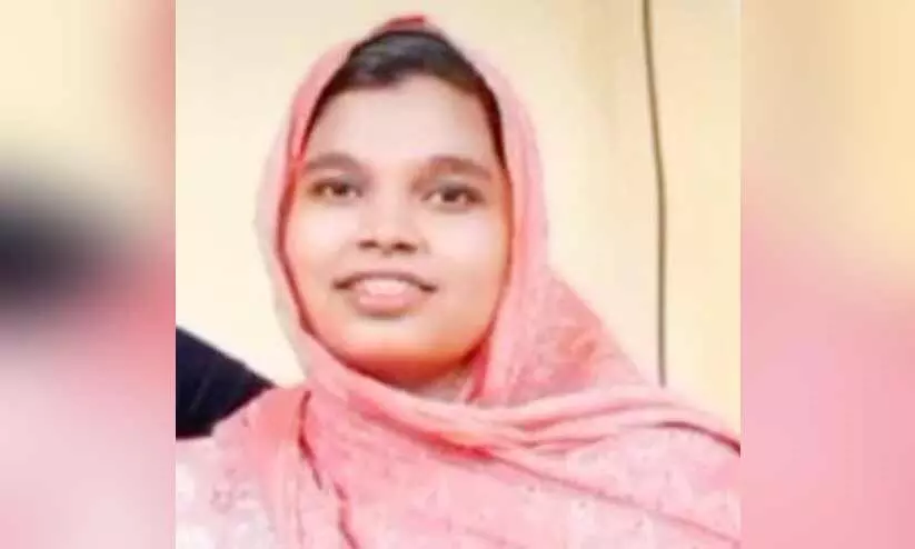 വണ്ടൂരിൽ ബസിന്റെ ചക്രം കയറിയിറങ്ങി യുവതി മരിച്ചു