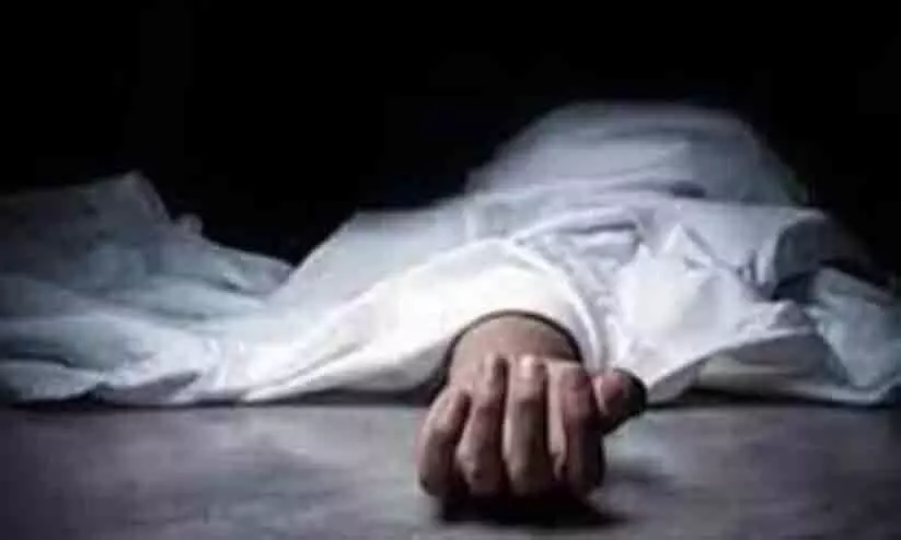 ടാപ്പിൽനിന്ന് വെള്ളമെടുക്കുന്നതിനെ ചൊല്ലി തർക്കം; യുവതിയെ അയൽവാസിയായ 15കാരി കുത്തിക്കൊന്നു ടാപ്പിൽനിന്ന് വെള്ളമെടുക്കുന്നതിനെ ചൊല്ലി തർക്കം; യുവതിയെ അയൽവാസിയായ 15കാരി കുത്തിക്കൊന്നു