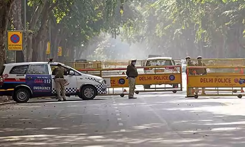 വാഹനങ്ങൾ കൂട്ടിയിടിച്ചതിനെച്ചൊല്ലി വാക്കേറ്റം; ഓട്ടോ ഡ്രൈവറെ വെടിവെച്ച് കൊന്നു വാഹനങ്ങൾ കൂട്ടിയിടിച്ചതിനെച്ചൊല്ലി വാക്കേറ്റം; ഓട്ടോ ഡ്രൈവറെ വെടിവെച്ച് കൊന്നു