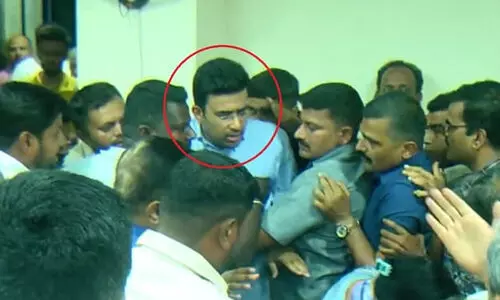 ബി.ജെ.പി എം.പി തേജസ്വി സൂര്യയെ തടഞ്ഞ് ബാങ്ക് നിക്ഷേപകർ; ‘എമർജൻസി എക്സിറ്റ്’ പരിഹാസവുമായി കോൺഗ്രസ്