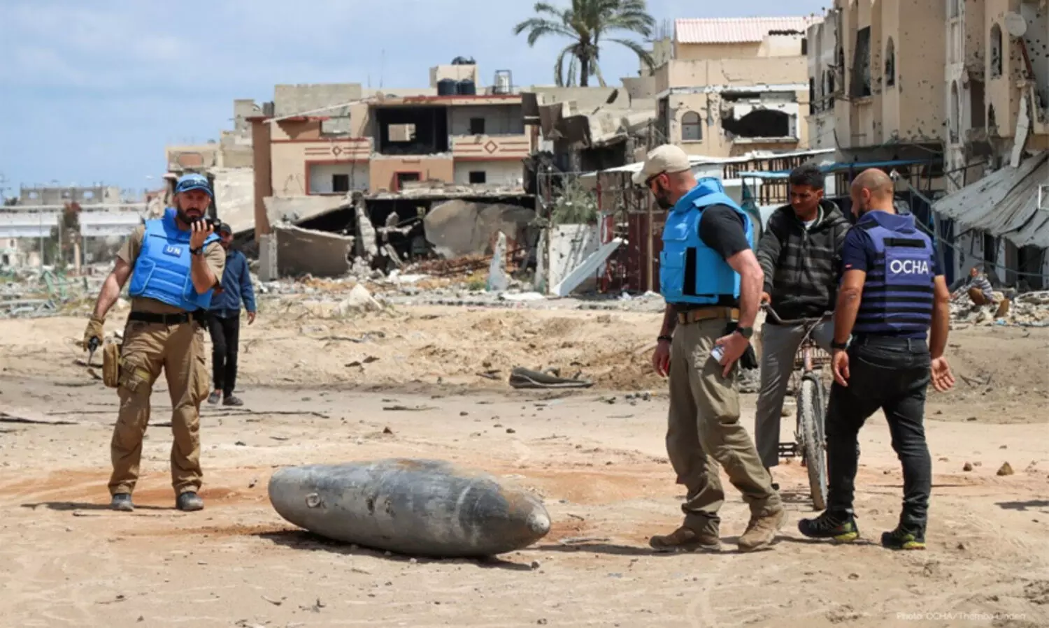 ഗസ്സയിലെ സ്‌കൂളിൽ ഇസ്രായേൽ ഉപേക്ഷിച്ച 1,000 പൗണ്ട് ബോംബുകൾ കണ്ടെത്തി