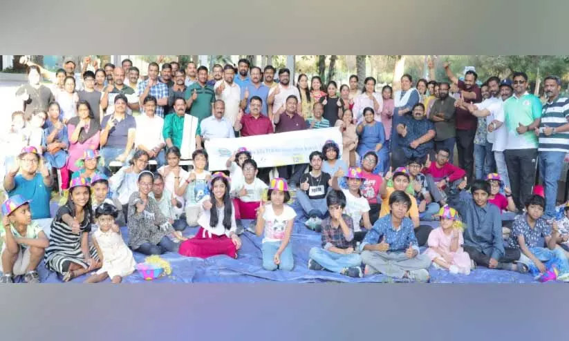 alappuzha district expatiate association on picnic