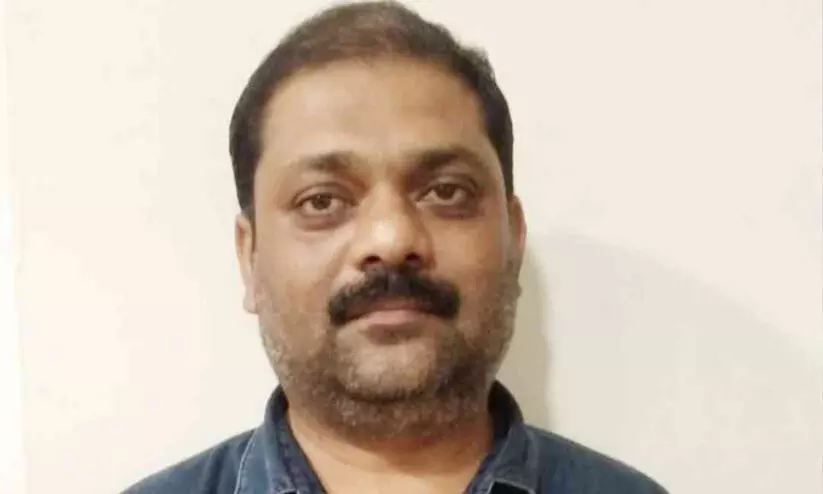 പൊലീസ് സ്റ്റേഷനിൽ സൂക്ഷിച്ച കാറുമായി മുങ്ങി; സാഹസികമായി പിന്തുടർന്ന് പൊക്കി പൊലീസ് സ്റ്റേഷനിൽ സൂക്ഷിച്ച കാറുമായി മുങ്ങി; സാഹസികമായി പിന്തുടർന്ന് പൊക്കി