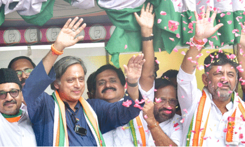 sasi tharoor