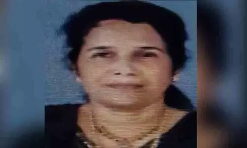 മോൻസൺ മാവുങ്കലിന്റെ ഭാര്യ കുഴഞ്ഞുവീണ് മരിച്ചു