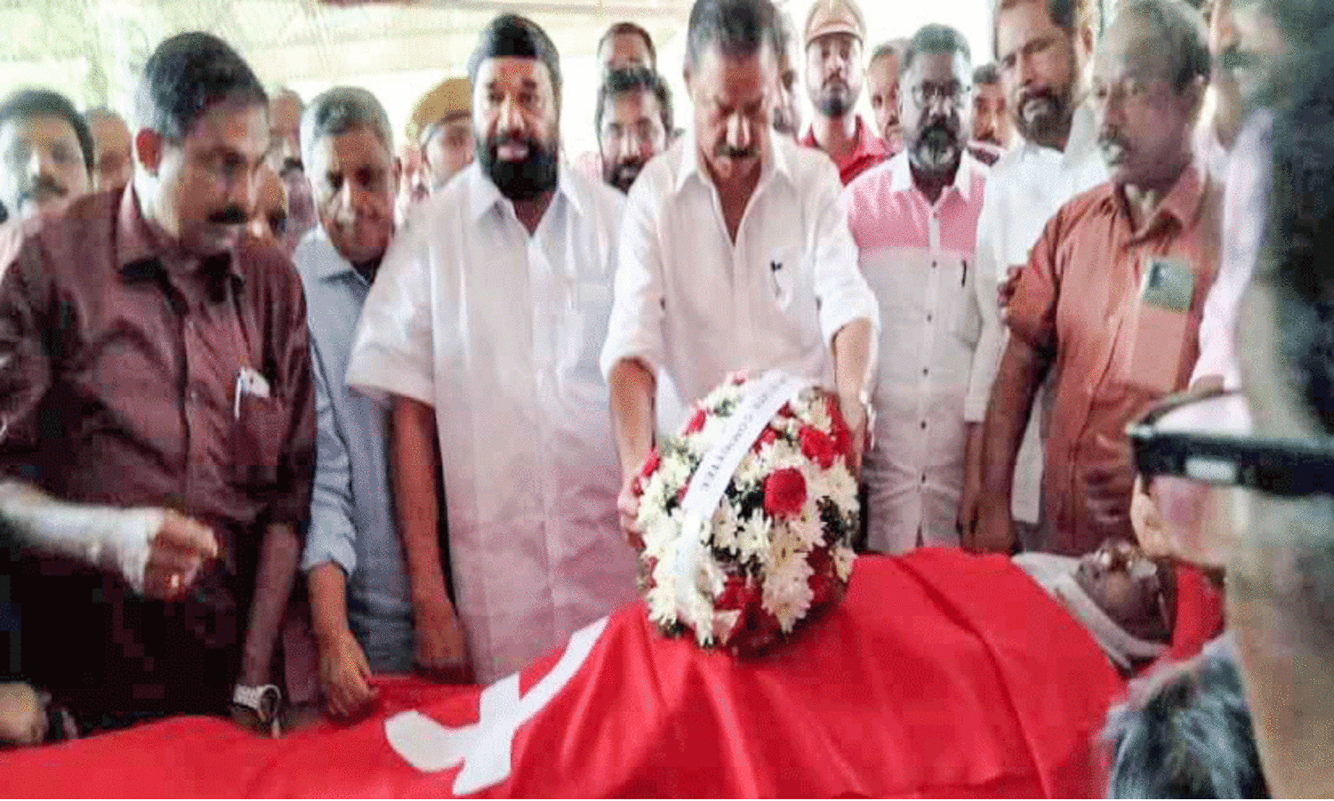 കെ.പി. ചന്ദ്രശേഖരക്കുറുപ്പിന് കണ്ണീരോടെ യാത്രാമൊഴി