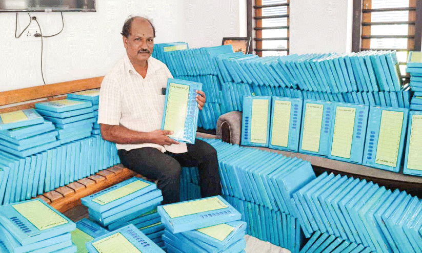 മോഡൽ ബാലറ്റ് യൂനിറ്റ് നിർമാണം: ഇസ്ഹാഖും സംഘവും തിരക്കിലാണ്