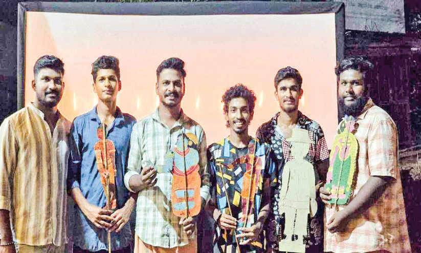 തെ​ര​ഞ്ഞെ​ടു​പ്പ് ഗ്രീ​ൻ പ്രോ​ട്ടോ​​കോ​ൾ:   ആ​ഹ്വ​ാന​വു​മാ​യി തോ​ൽ​പ്പാ​വ കൂ​ത്ത് ക​ലാ​രൂ​പ​വും