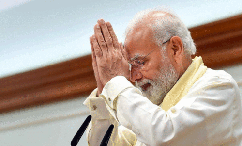 മോ​ദി​യു​ടെ ഗു​രു​പ്ര​തി​മ വ​ന്ദ​നം നാ​ട​ക​മെ​ന്ന് കോ​ൺ​ഗ്ര​സ്