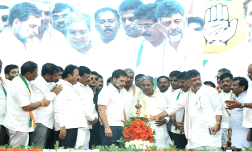 ലോ​ക്സ​ഭ തെ​ര​ഞ്ഞെ​ടു​പ്പ് ര​ണ്ട് ആ​ദ​ർ​ശ​ങ്ങ​ൾ ത​മ്മി​ലെ പോ​രാ​ട്ടം -രാ​ഹു​ൽ ഗാ​ന്ധി