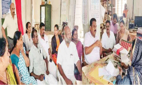 കടുങ്ങല്ലൂരിൽ കുടിവെള്ള ക്ഷാമം രൂക്ഷം; ജനപ്രതിനിധികൾ വാട്ടർ അതോറിറ്റി അസി. എൻജിനീയറെ ഉപരോധിച്ചു