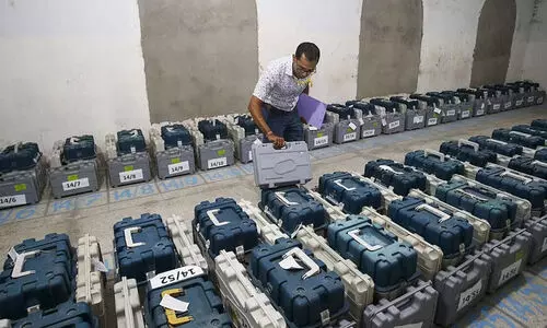 ഇ.വി.എമ്മുകളുടെ പ്രവർത്തനത്തിൽ ജനത്തിന് ആശങ്കയുണ്ടെങ്കിൽ പരിഹരിക്കണം -തെരഞ്ഞെടുപ്പ് കമീഷനോട് സുപ്രീം കോടതി