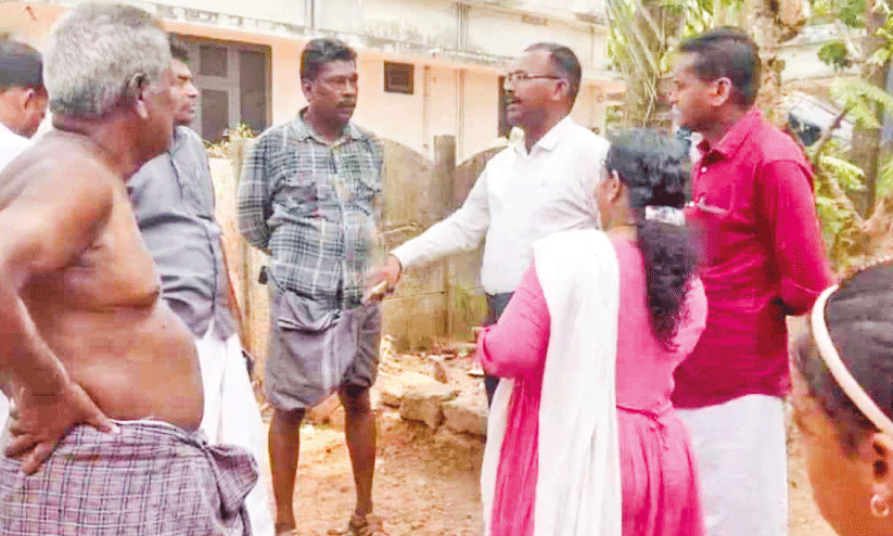 കുറ്റിപ്പുറത്ത് ദേശീയപാത നിർമാണ കമ്പനി അധികൃതർ സന്ദർശിക്കുന്നു കുറ്റിപ്പുറത്ത് ദേശീയപാത നിർമാണ കമ്പനി അധികൃതർ സന്ദർശിക്കുന്നു