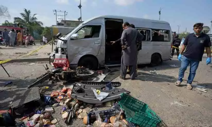 കറാച്ചിയിൽ ചാവേറാക്രമണം; ജപ്പാൻ പൗരന്മാർ അത്ഭുതകരമായി രക്ഷപ്പെട്ടു കറാച്ചിയിൽ ചാവേറാക്രമണം; ജപ്പാൻ പൗരന്മാർ അത്ഭുതകരമായി രക്ഷപ്പെട്ടു