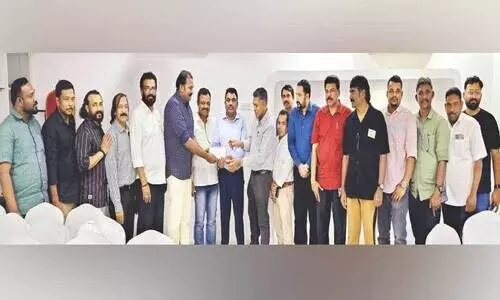 മൈ​ത്രി കാ​രു​ണ്യഹ​സ്തം മൂ​ന്ന് ല​ക്ഷ​ത്തി​ല​ധി​കം രൂ​പ കൈ​മാ​റി