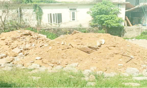 ഉദ്യോഗസ്ഥരുടെ ഒത്താശയോടെയെന്ന്​ ആക്ഷേപം; കോന്നി മയൂർ ഏലായിൽ വ്യാപകമായി നിലം നികത്തുന്നു