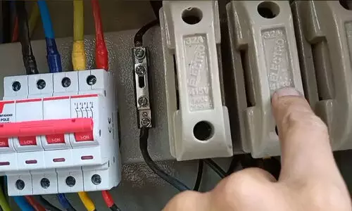 എട്ടു മാസത്തെ കുടിശ്ശിക; പത്തനംതിട്ട വിദ്യാഭ്യാസ ഓഫീസിലെ ഫ്യൂസ് കെ.എസ്.ഇ.ബി ഊരി